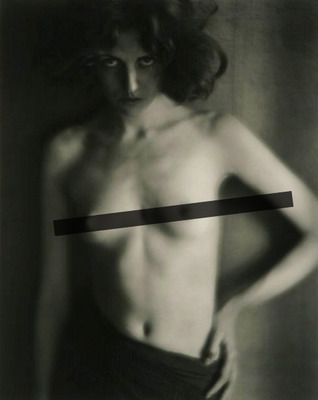 Nude, Edward Weston, 1918. Taken during the Tropico period, this image was likely taken with a Verito soft focus lens.