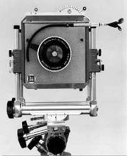 1951 - One shutter for all lenses with integrated aperture control.