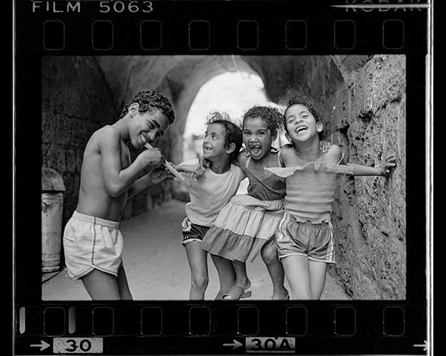Arab Children playing in the Old City, `Akká (Acre), Israel, circa 1985 - ©️ Glenn Scott Egli, All rights reserved